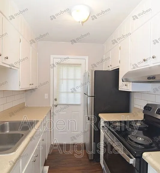 1604 Johns Rd #C — Photo 8