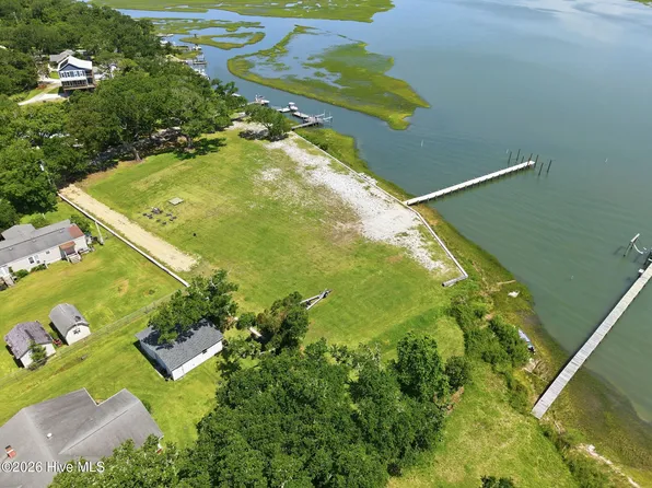 184 Lennoxville Point Rd #2, Beaufort, NC 28516
