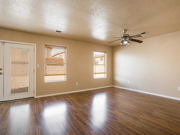 4th image of 11219 Hornbill Ct SW