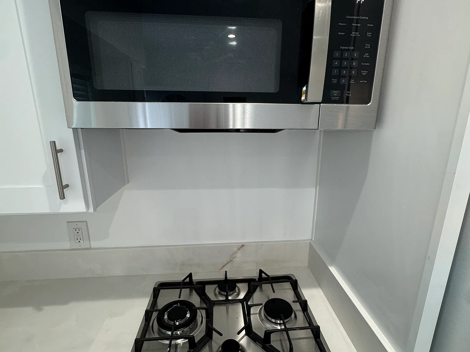 Studio, 400 sqft, $1,650 — Photo 4