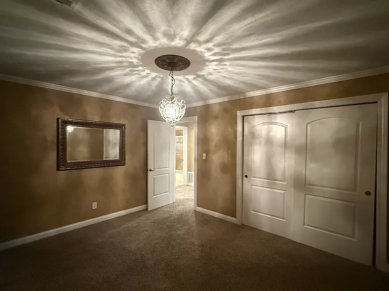 105 Floss Mar Ct — Photo 7
