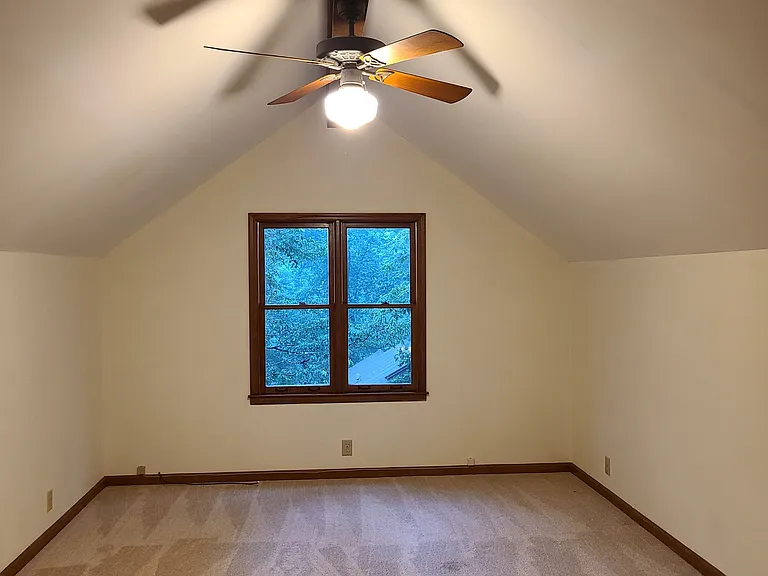 120 Rocky Stream Ct — Photo 15