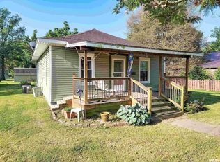 108 Park Ave, Flora, IL 62839