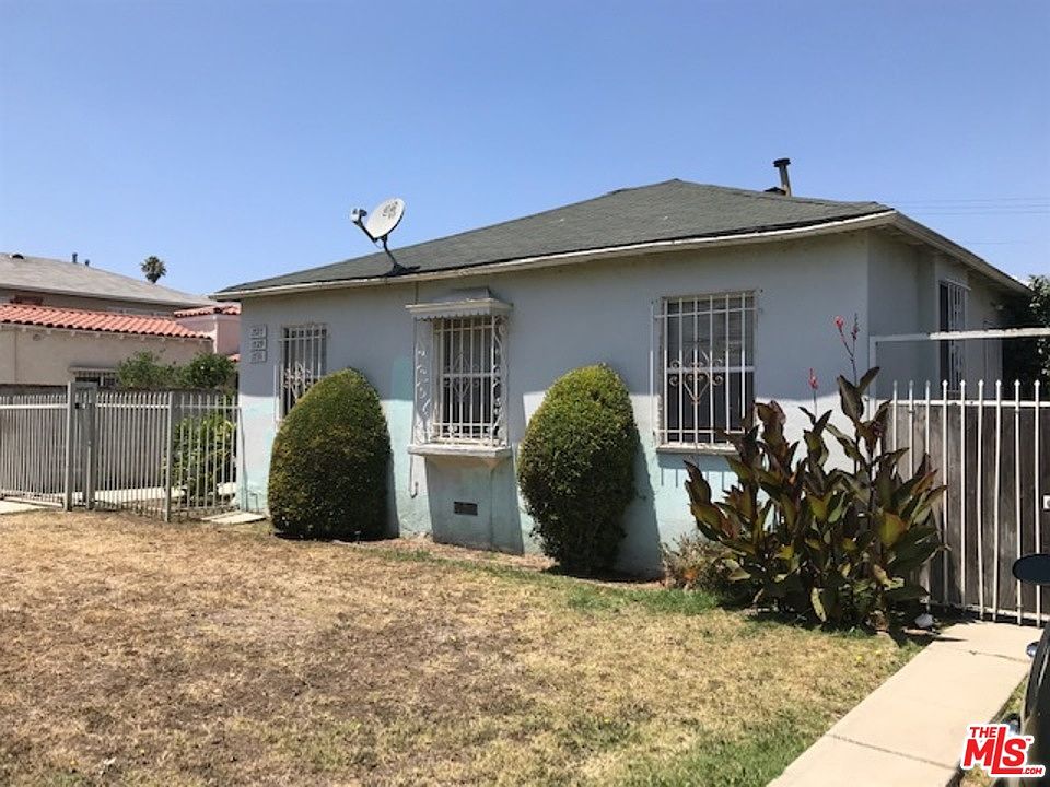 2nd image of 1727 W 83rd St