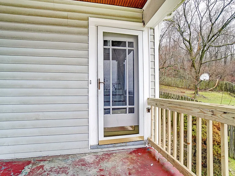 2307 Center St — Photo 10