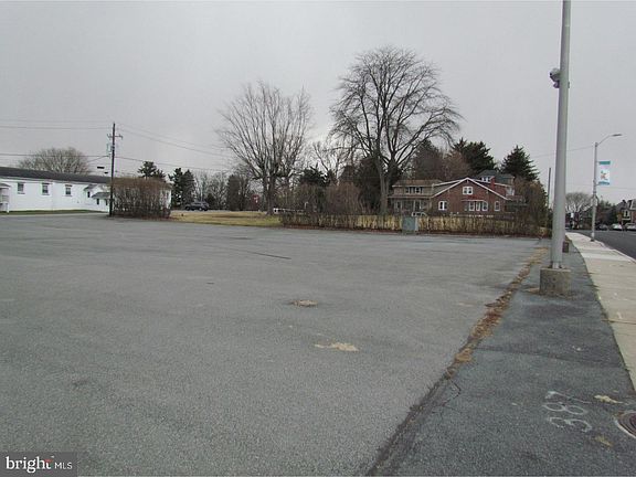 4th image of 504 E Main St #512