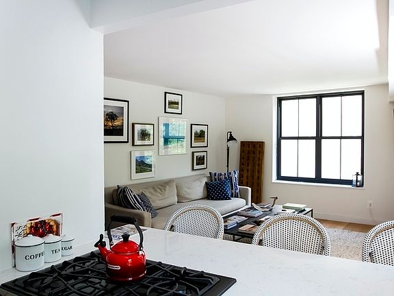 3rd image of 298 Mulberry St APT 3E