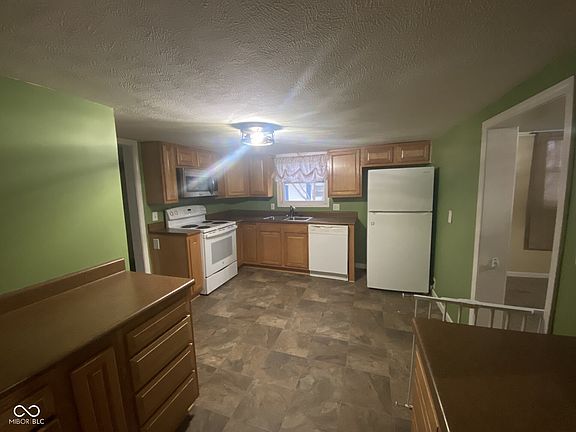3rd image of 208 S Benton St
