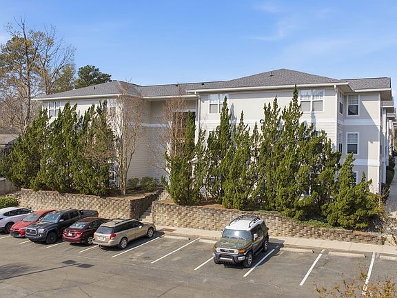 5th image of 929 Morreene Rd APT C23