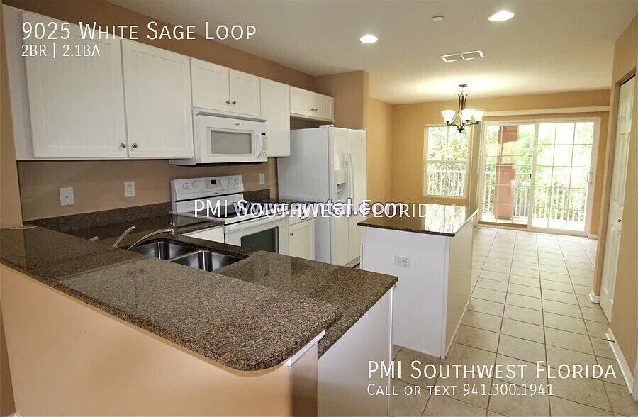 2 Bed, 2.5 Bath Condo Located in the Gated Community of Willowbrook! — Photo 2