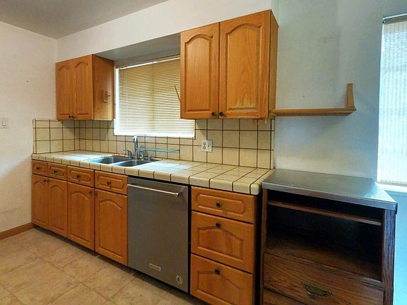 4th image of 1063 Merrimac Dr