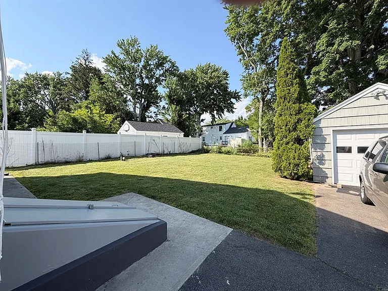 134 Albright Ave — Photo 4