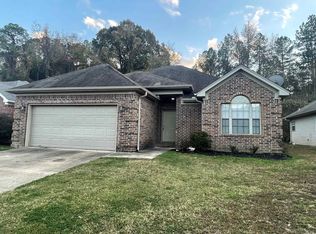 570 Wisteria Dr, Bauxite, AR 72011