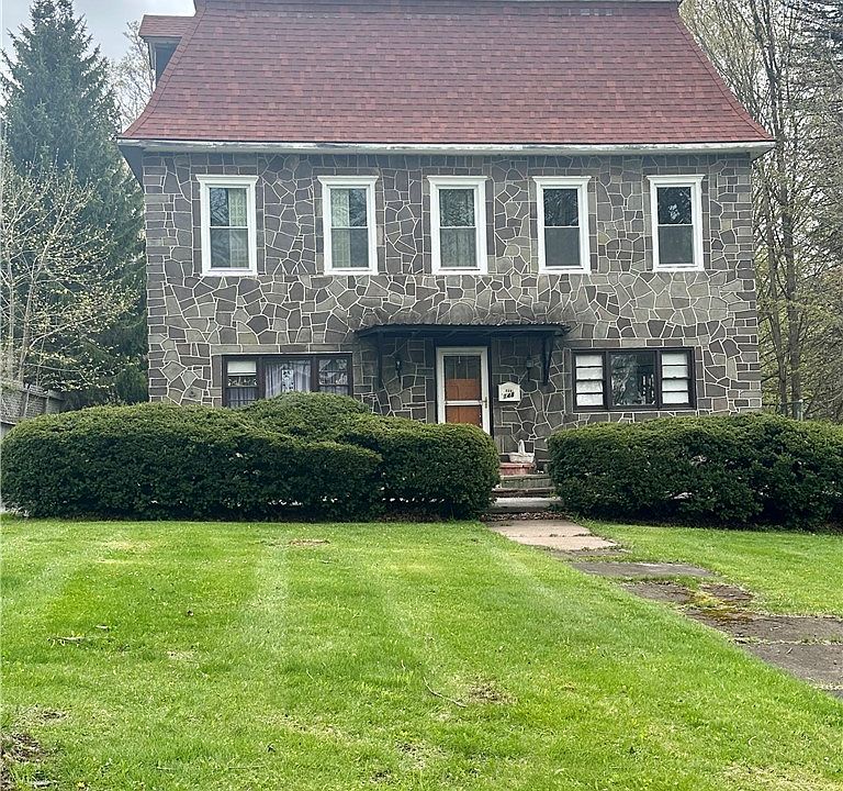 1st image of 148 W Main St