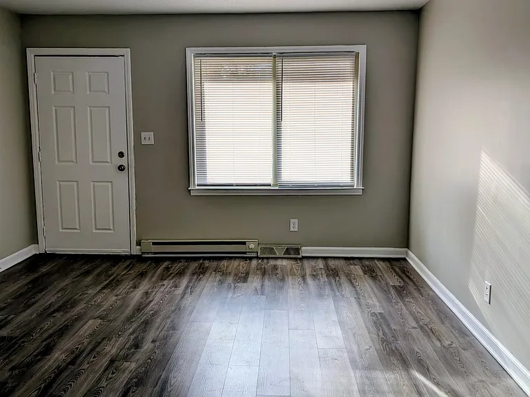 216 Lakeside Ave — Photo 8