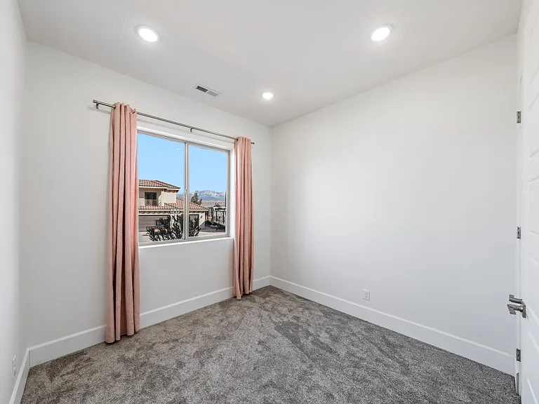 Bedroom (4)