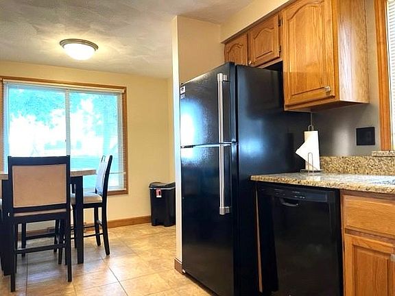 3rd image of 55 Hazael St #2