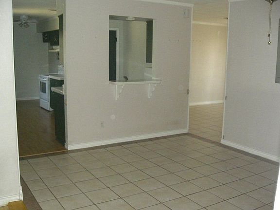 3rd image of 566 Wind River Dr