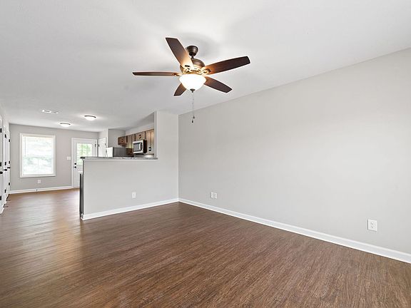 4th image of 276 Smithson Ln #D
