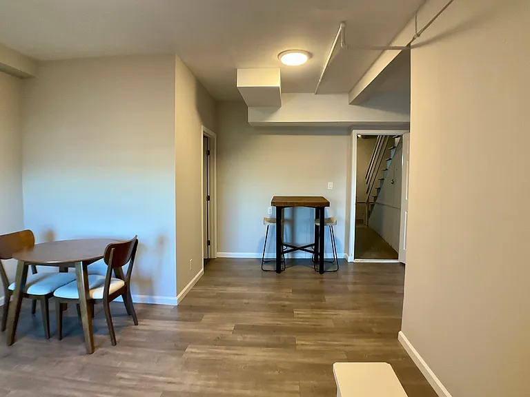 808 Templeton Ave — Photo 29