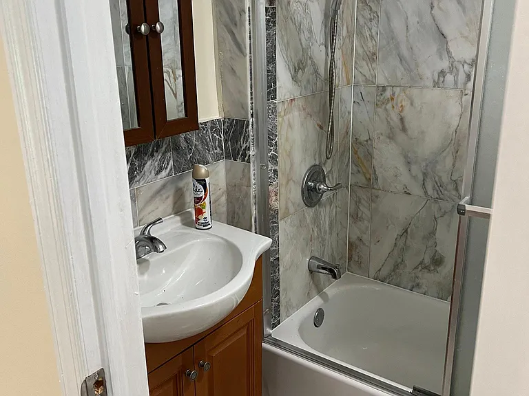 24 Hobson Ave — Photo 8