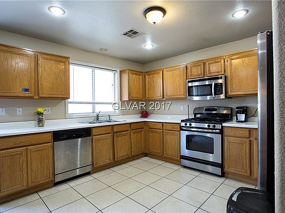 3rd image of 9660 Sky Hollow Dr