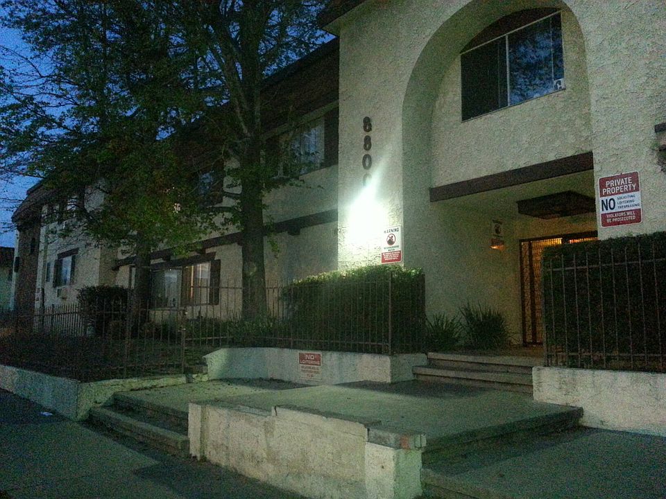 1st image of 8800 Cedros Ave APT 118