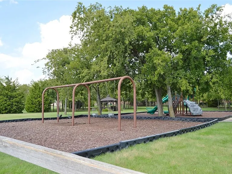 6908 Planters Row Dr — Photo 24