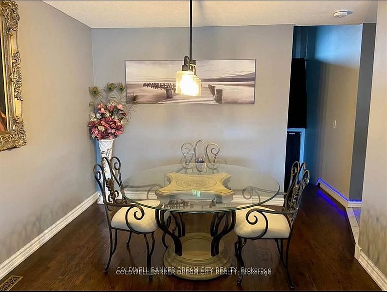 Brampton House for rent - 3 Bedrooms — photo 7