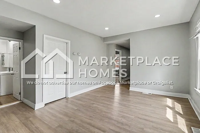 520 Englewood St — Photo 5