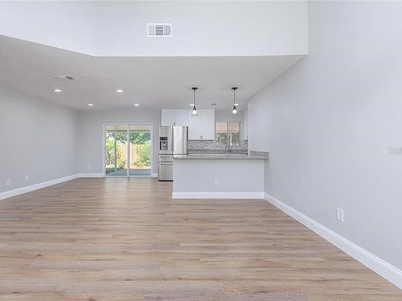 4th image of 2741 Hilda Ct