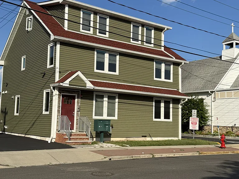 145 Copeland Ave — Photo 2