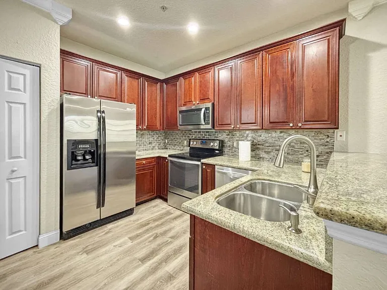 105 E Pigeon Plum Dr #103 — Photo 5