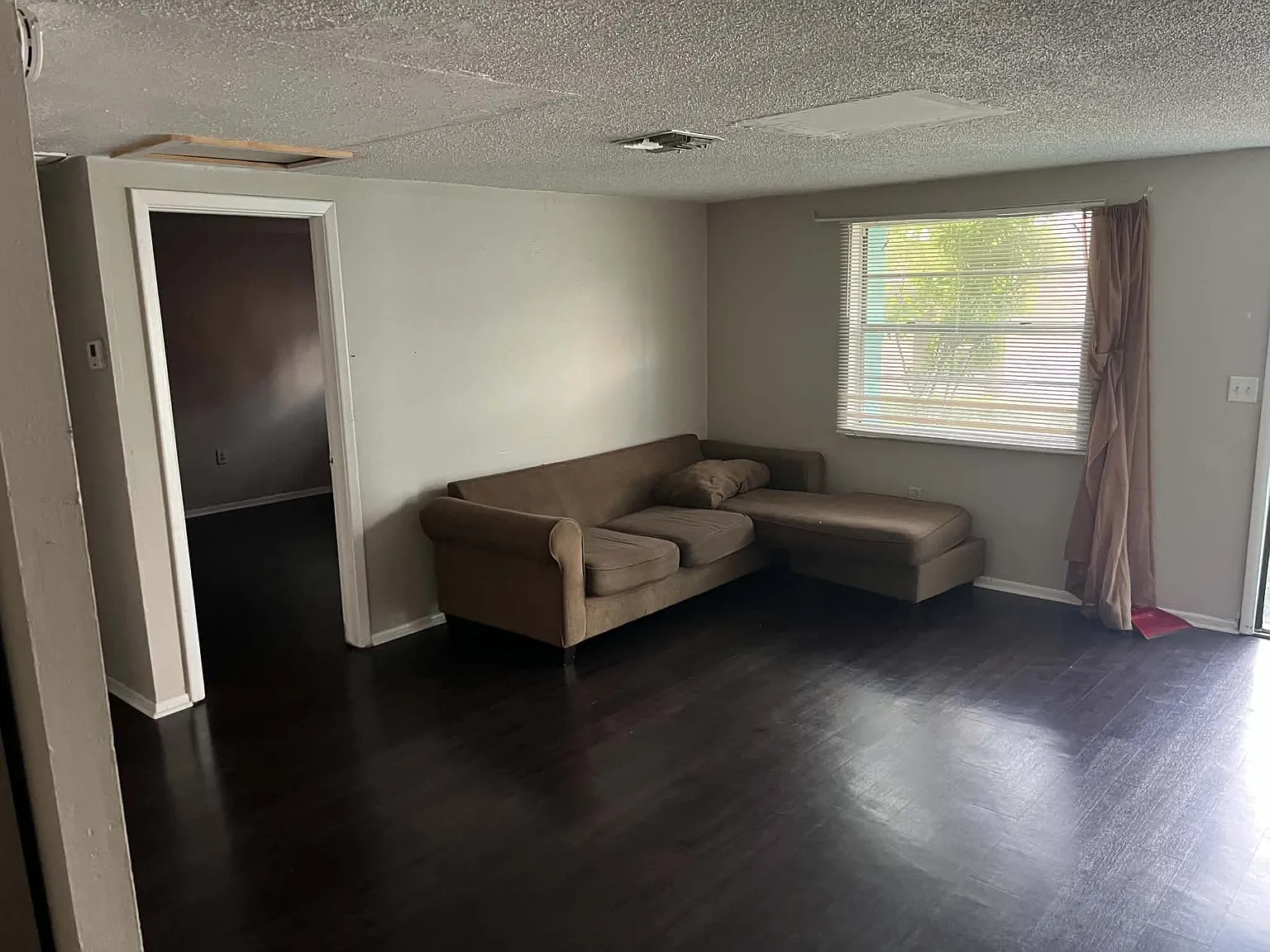 2 bed, 784 sqft, $1,300 — Photo 3