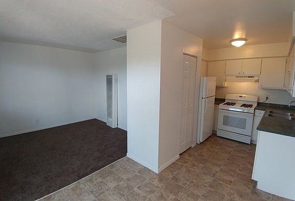 3rd image of 1111 Amherst Dr SE APT 32