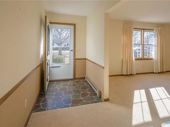 3rd image of 915 Tucker Ln APT B