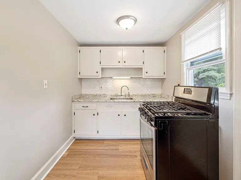 42 Neillian St — Photo 9