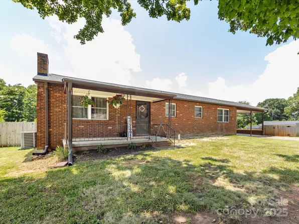 607 Old Mountain Rd, Statesville, NC 28677