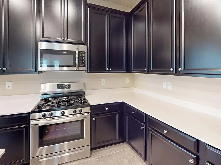 3965 Cloverdale Ct — Photo 14