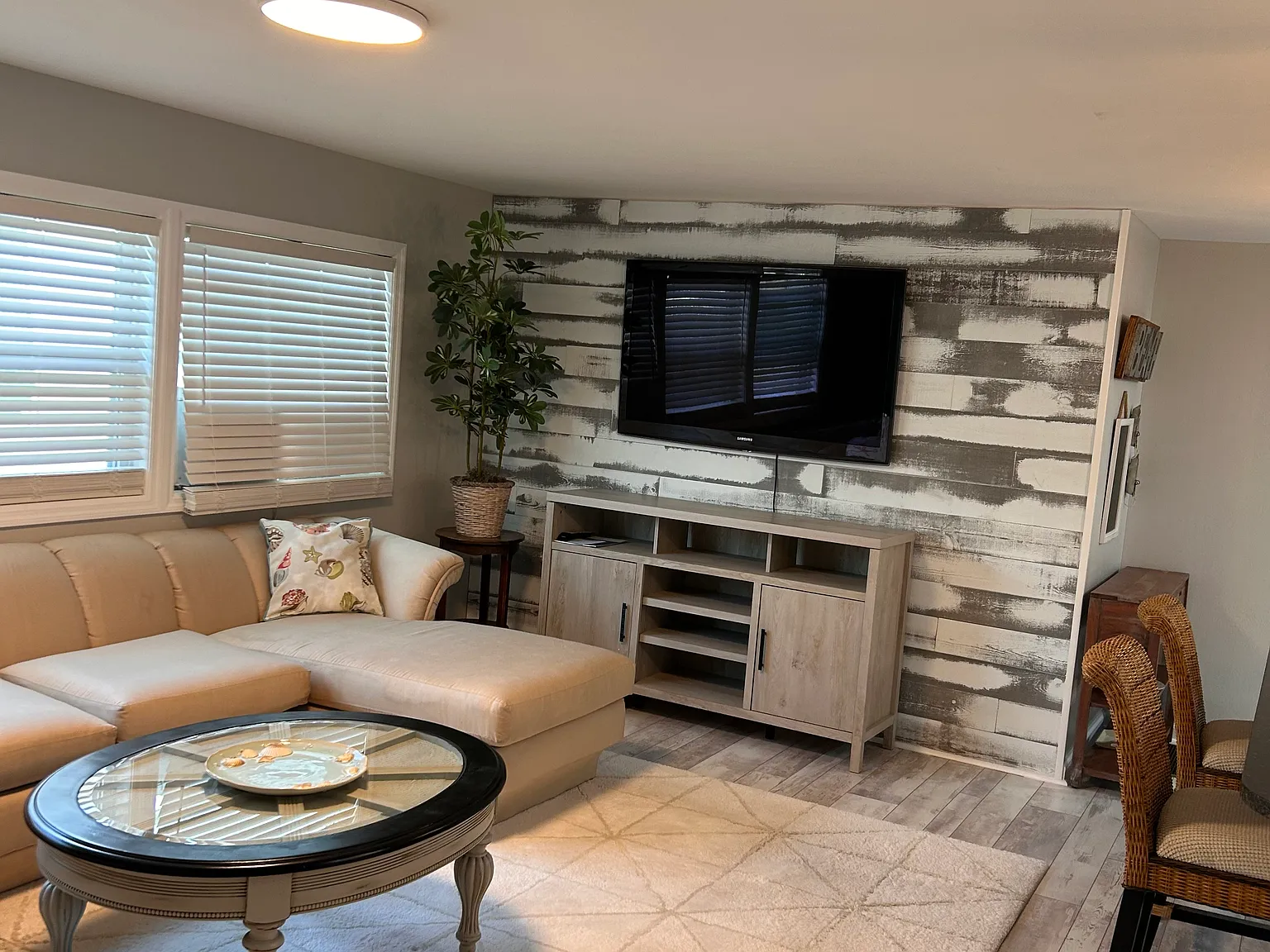 2 bed, 1200 sqft, $3,300 — Photo 4