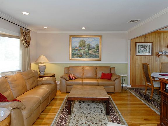wood floors/ central ac