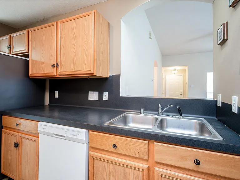 17219 Lilac Vale Ct — Photo 10