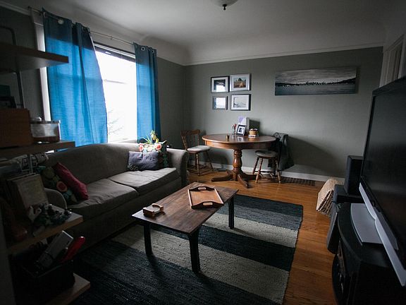 5th image of 2315 3/4 Yale Ave E