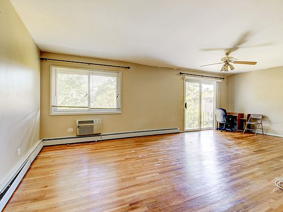 4th image of 8848 Kenneth Dr #H