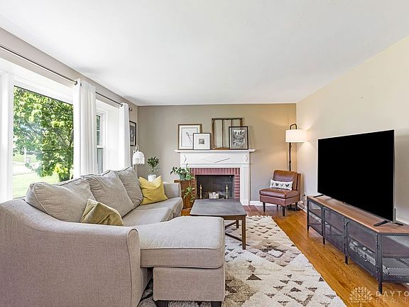 3rd image of 1461 Helma Ave