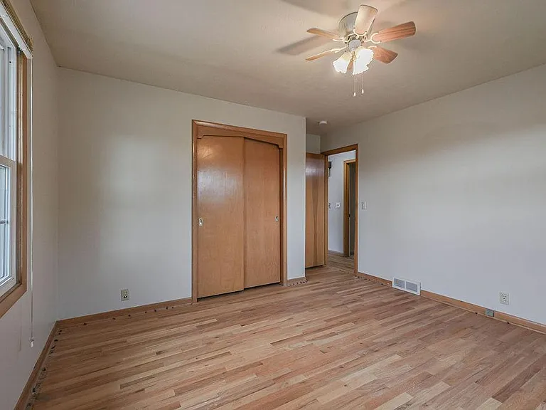 8209 Hillside Dr — Photo 13