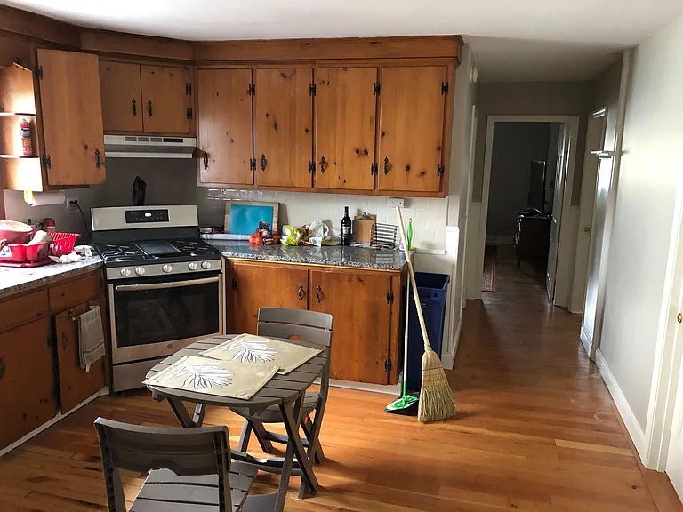 54 Monroe Ave #1 — Photo 3