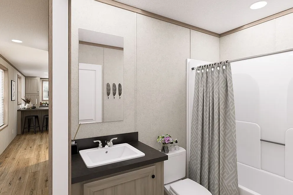 3 bed, 1080 sqft, $1,900 — Photo 2