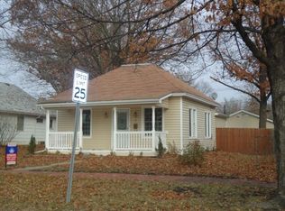 8 E Osage St, Paola, KS 66071