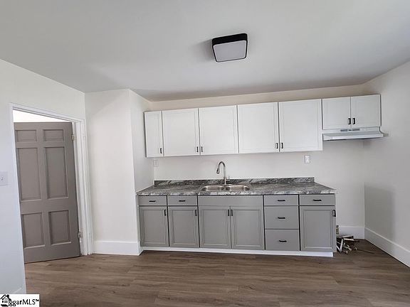 2nd image of 303 Von Hollen Dr #100
